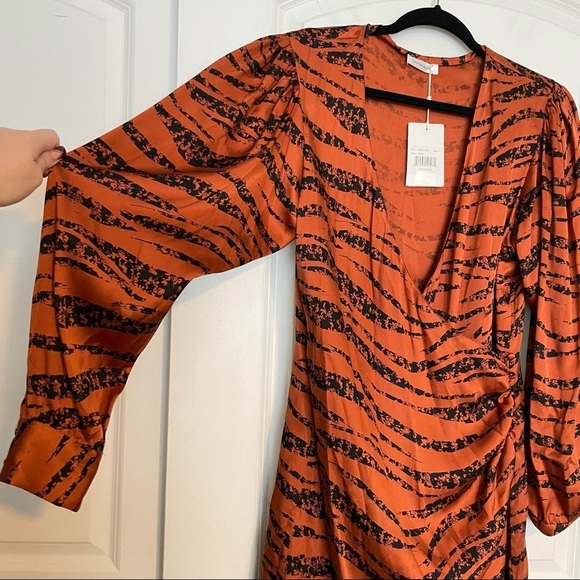 ANINE BING Penelope Printed Silk-satin Wrap Mini Dress In Brick Large - Picture 7 of 15